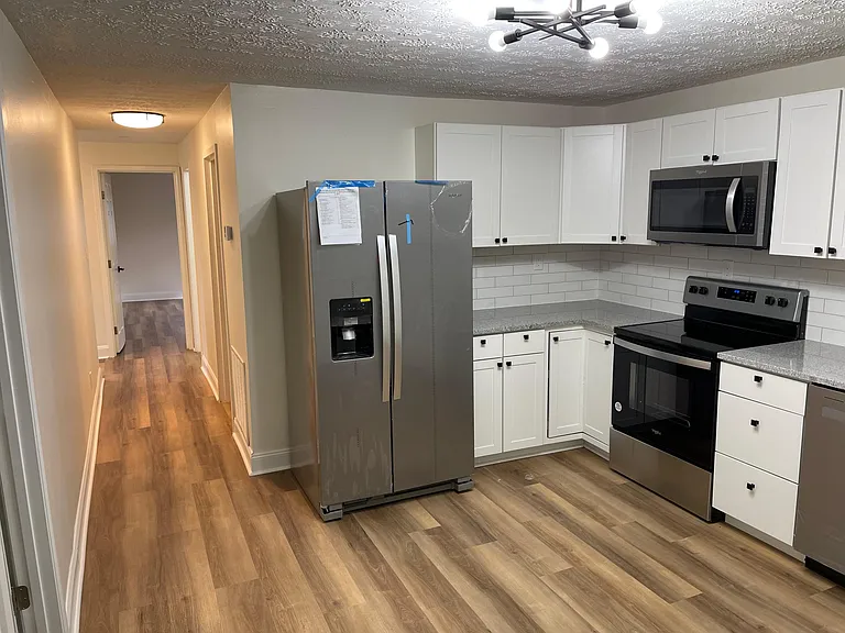 1855 Tanis Dr — Photo 2