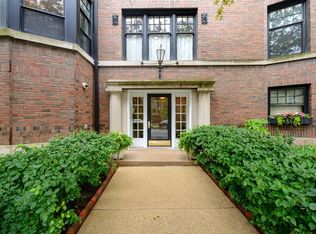 1235 N Astor St APT 1S, Chicago, IL 60610