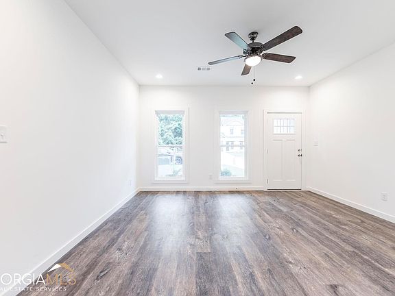 5th image of 107 Leisure Pointe Cv