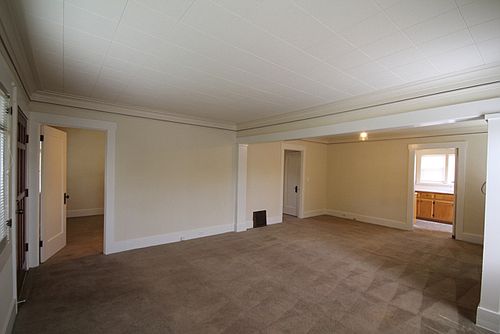 3rd image of 46 S San Marino Ave