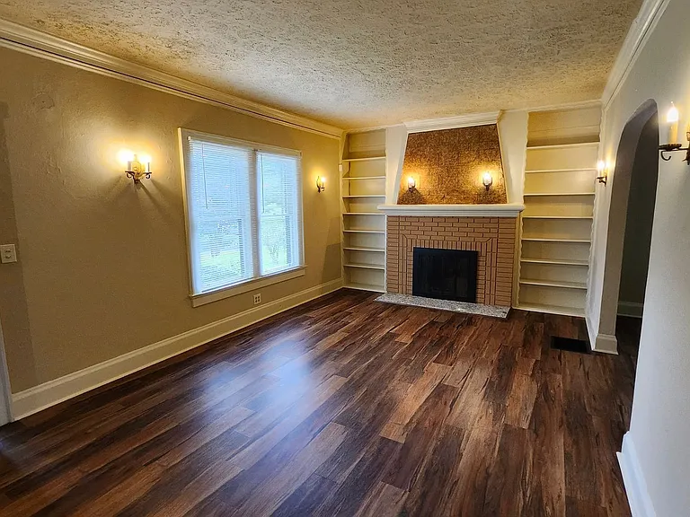 1029 Katherwood Dr SW — Photo 3