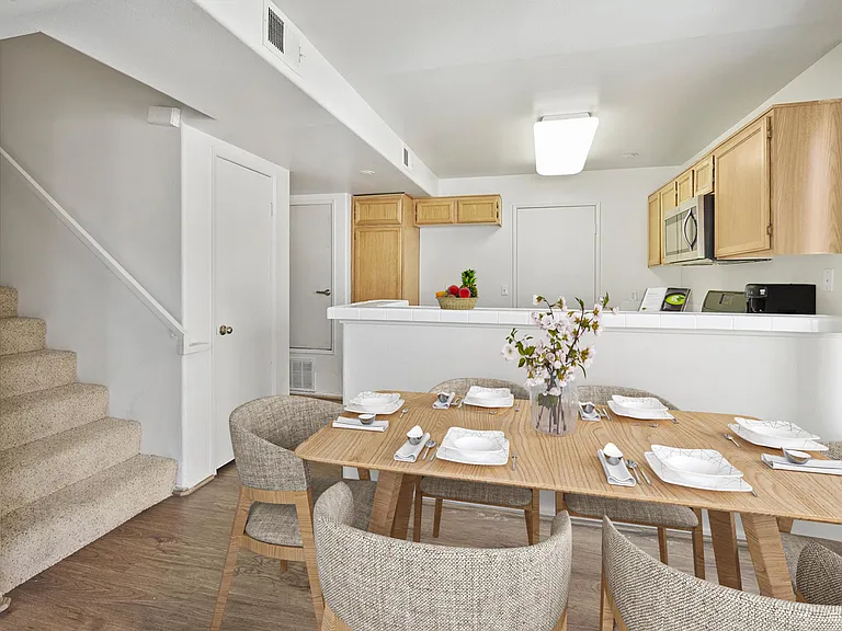 River Ranch Townhomes & Apartments — Photo 24