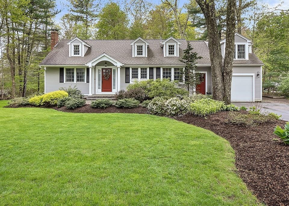 1st image of 230 Poquanticut Ave