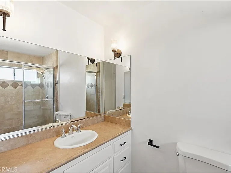 337 La Verne Ave — Photo 15