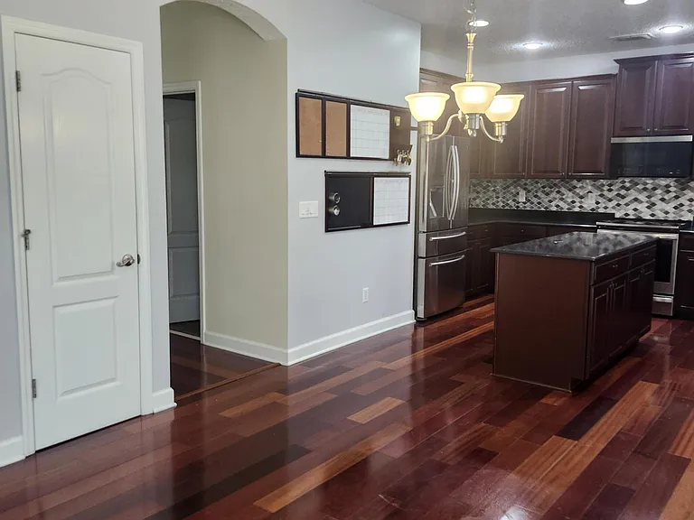 201 Edgeford Ct — Photo 12