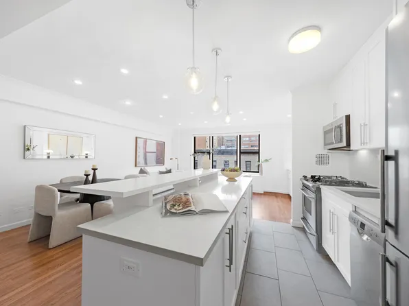 330 East 70th Street image 3 of 7