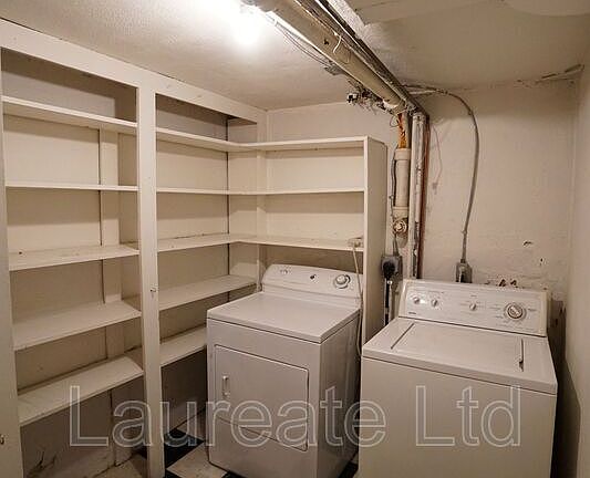 3rd image of 1301 Tennyson St