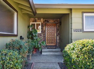 7440 Golden Oak Way, Sacramento, CA 95831