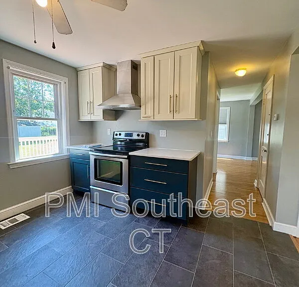 33 Country Club Rd — Photo 10