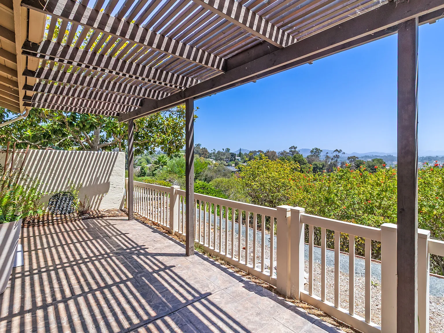 1850 Forestdale Dr — Photo 1