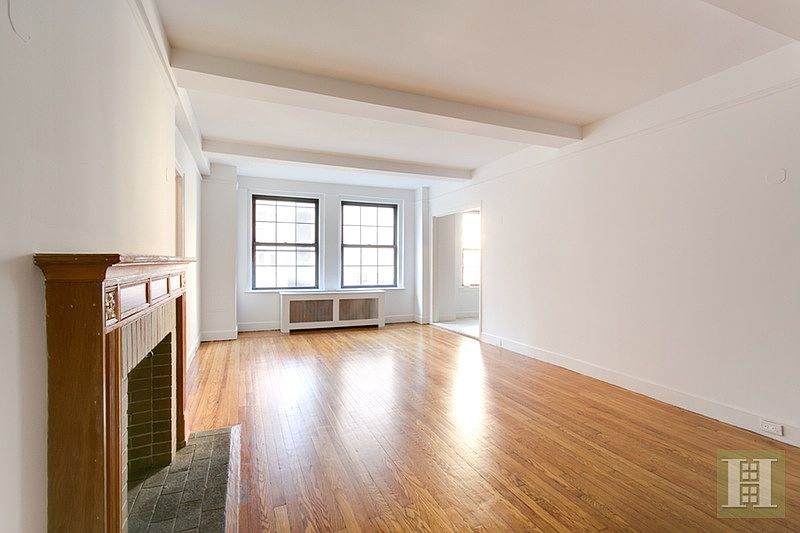 2nd image of 15 Park Ave APT 9B