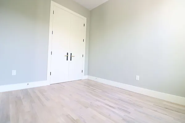 Rented by Compass | media 63