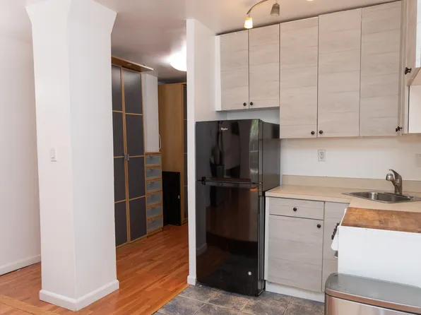 215 East 24th Street image 9 of 13