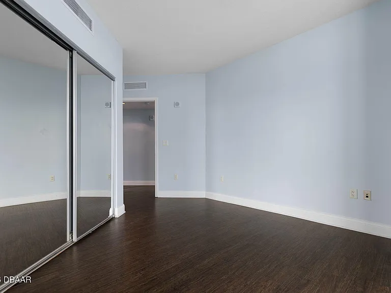 241 Riverside Dr #1710 — Photo 36