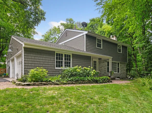 27915 Woodside Rd, Shorewood, MN 55331