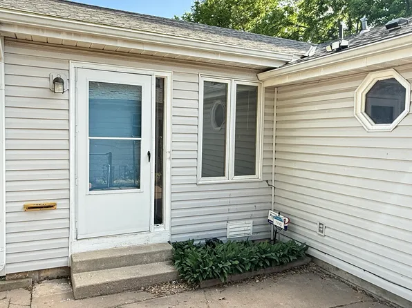 2121 S Mosley Ave, Wichita, KS 67211
