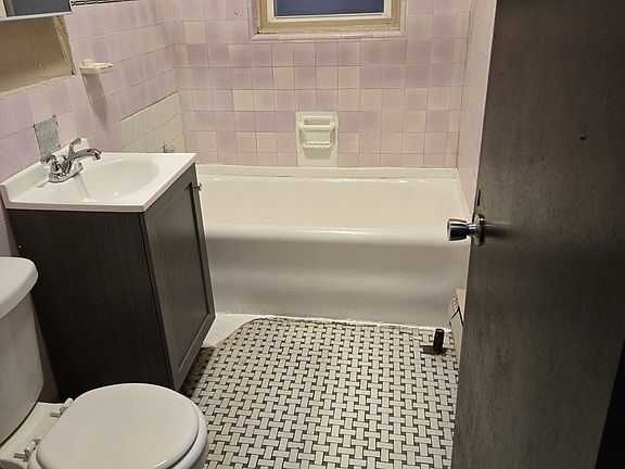 4th image of 124 N Long Ave APT 3B