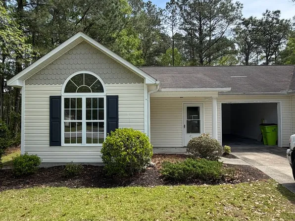 222 Tobiano Dr, New Bern, NC 28562