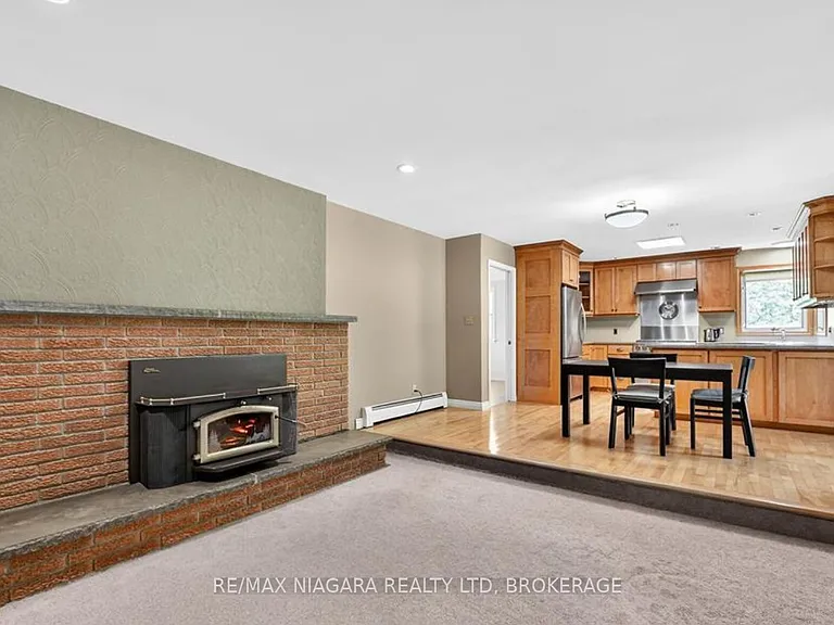 12 Sheppard Cres — Photo 11