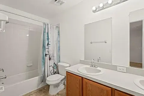 6 bed, 2674 sqft, $3,000 — Photo 3