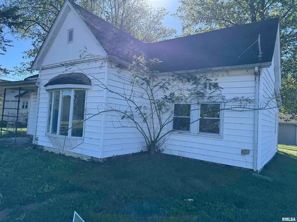 301 E Calvert St, Marion, IL 62959