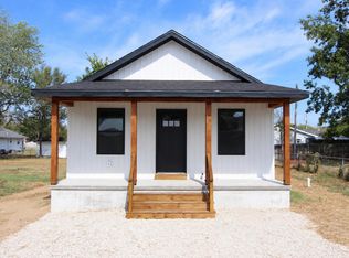 415 W Puryear Ave, Seymour, MO 65746