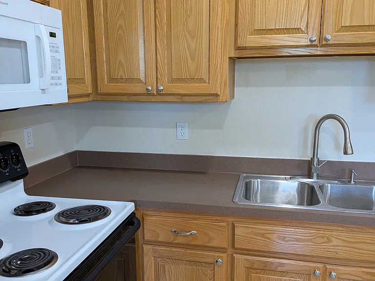 102 N Dallas St #202 — Photo 8