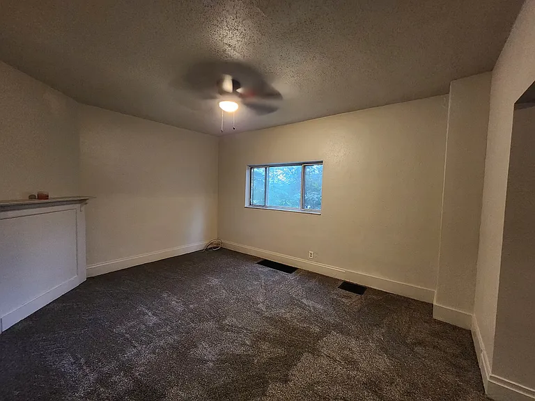 210 Radcliffe St — Photo 10