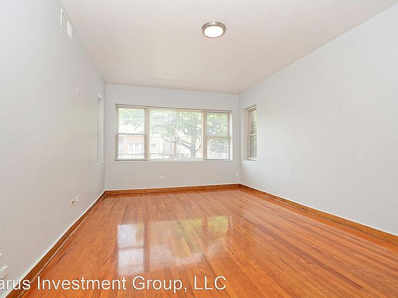 3rd image of 6000 S Albany Ave #1