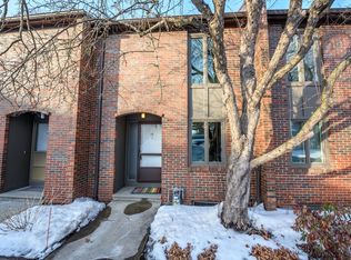 17 Webster Ct #17, Amherst, MA 01002