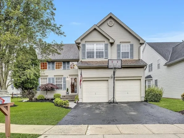 5 Ten Broek Ct, Bridgewater Twp., NJ 08807