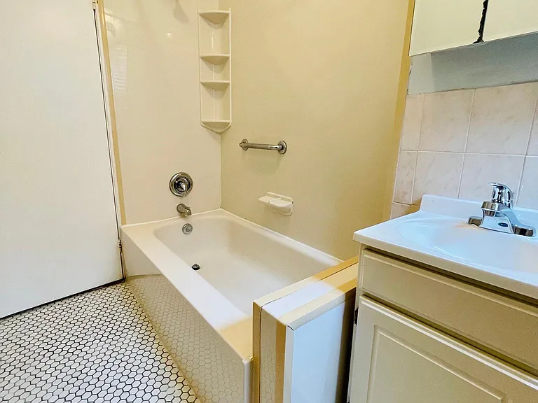 126 Thomas St NW #1 — Photo 15