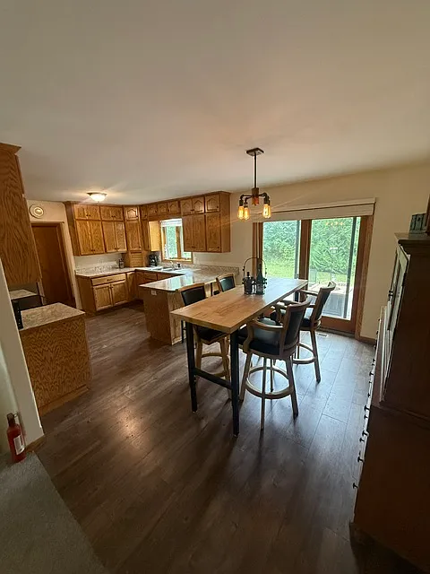 3 bed, 1.5 bath, 1344 sqft, $2,000 — Photo 4