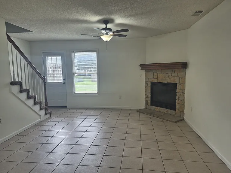 820 E 167th Ct — Photo 7