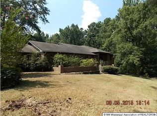 559 Ej Henry Rd, Grenada, MS 38901