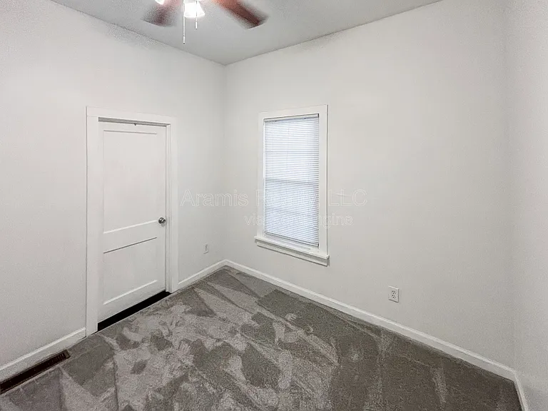 1064 Curran St NW #B — Photo 4