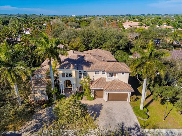 3303 W Stonebrook Cir, Fort Lauderdale, FL 33330