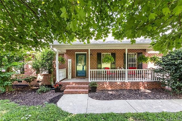 1st image of 3905 Autumn Wood Dr