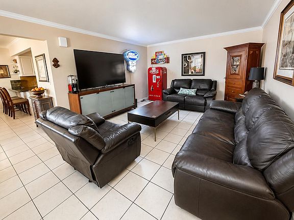 4th image of 1743 RODMAN Street