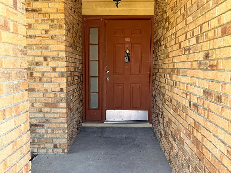 9237 Baton Rouge Dr — Photo 2