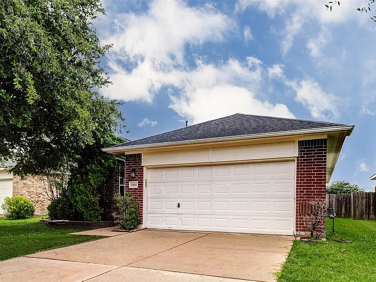 7434 Jacobs Well Dr — Photo 3