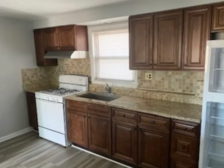 1218 Circle Ave #6 — Photo 12