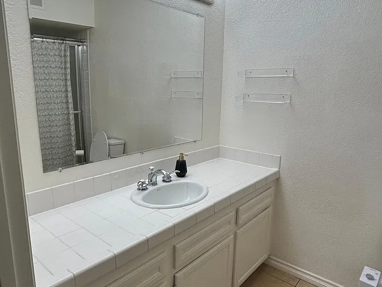 1489 Gustavo St #F — Photo 17