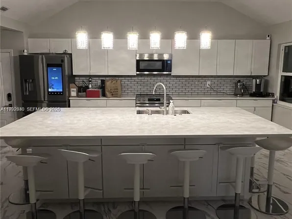 310 S 3rd St, Haines City, FL 33844