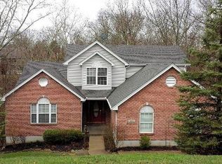 1581 Sandamont Dr, Lawrenceburg, IN 47025