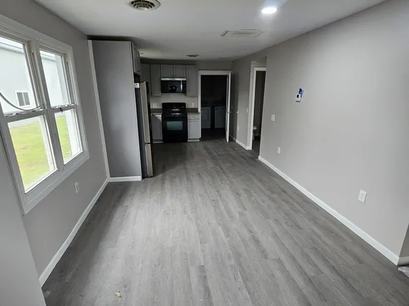 3089 Seaford Ter, Hamburg, NY 14075