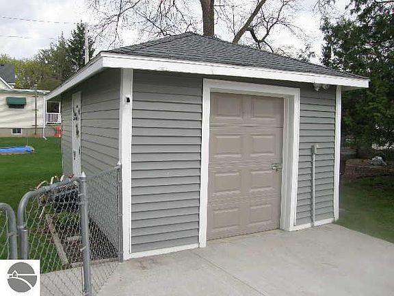 4th image of 714 2nd Ave