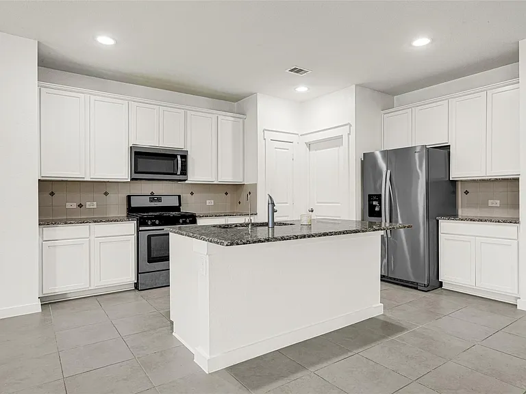 3021 Quarry Springs Dr — Photo 7