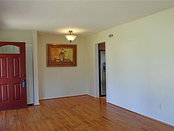 3rd image of 2117 Dean Dr