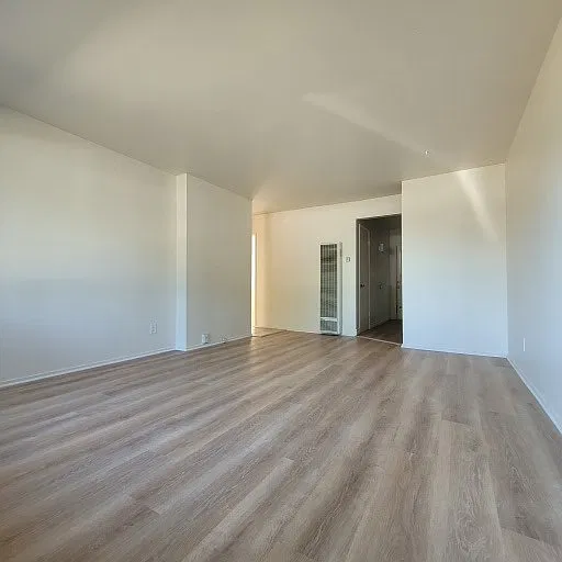 2 bed, 700 sqft, $3,150 — Photo 4